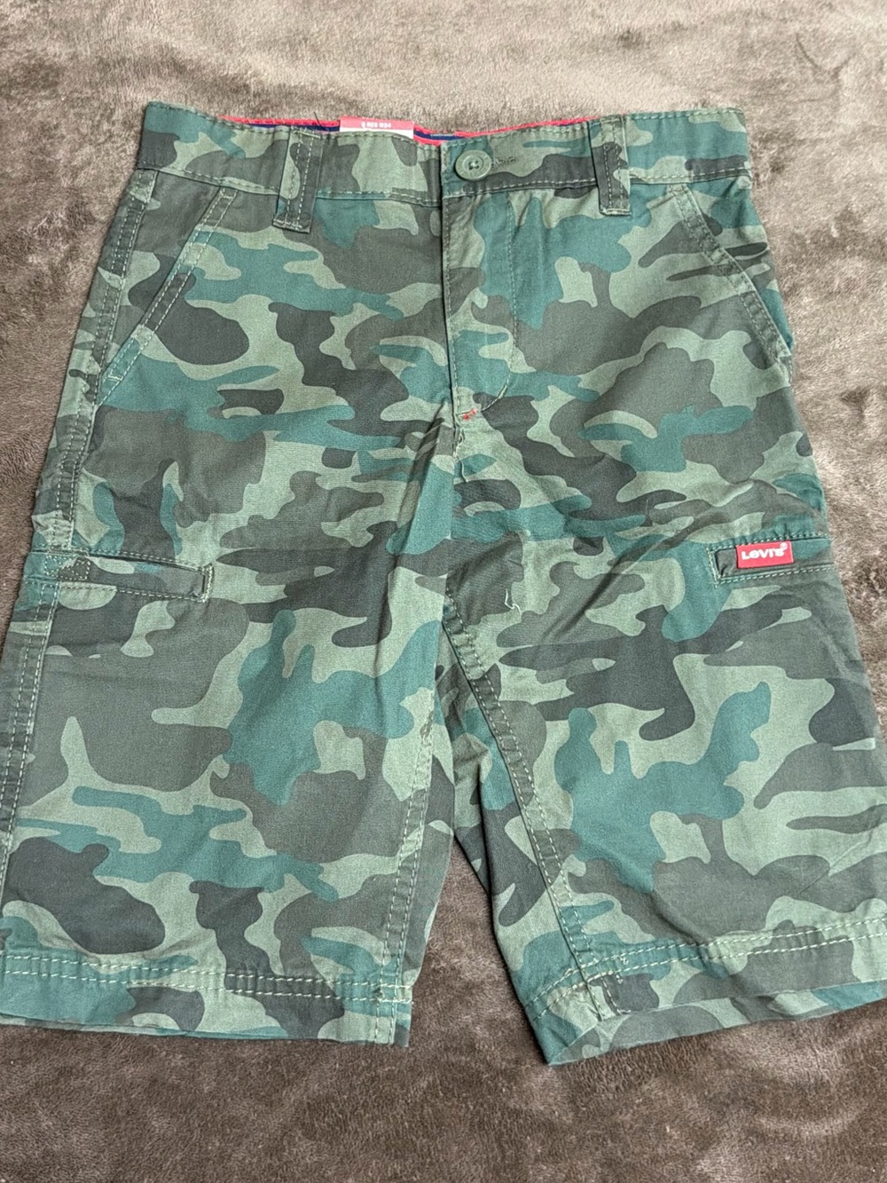 Levi's Men's Green Camo Cargo Shorts - Picture 2 of 5